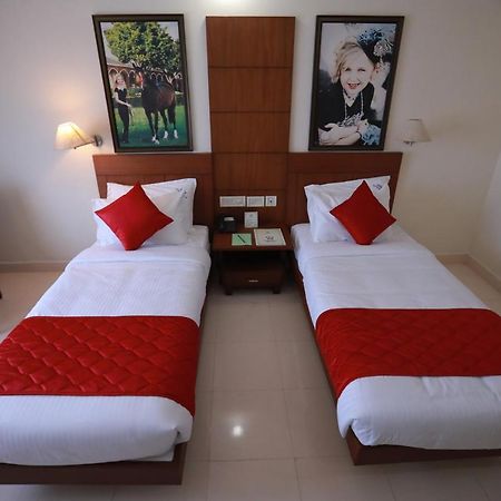 Hotel Peninsula Thrissur Extérieur photo