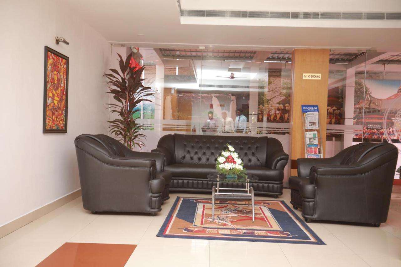 Hotel Peninsula Thrissur Extérieur photo