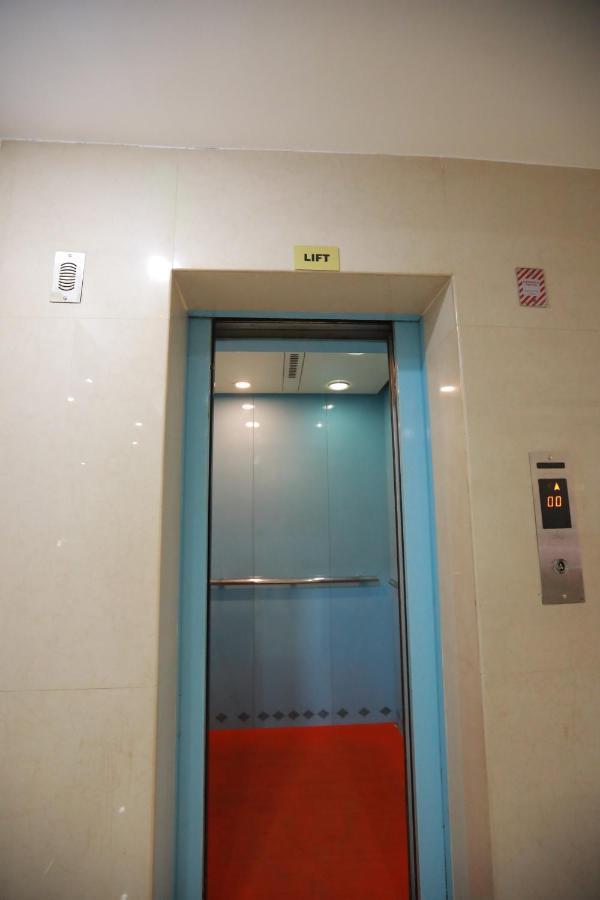 Hotel Peninsula Thrissur Extérieur photo