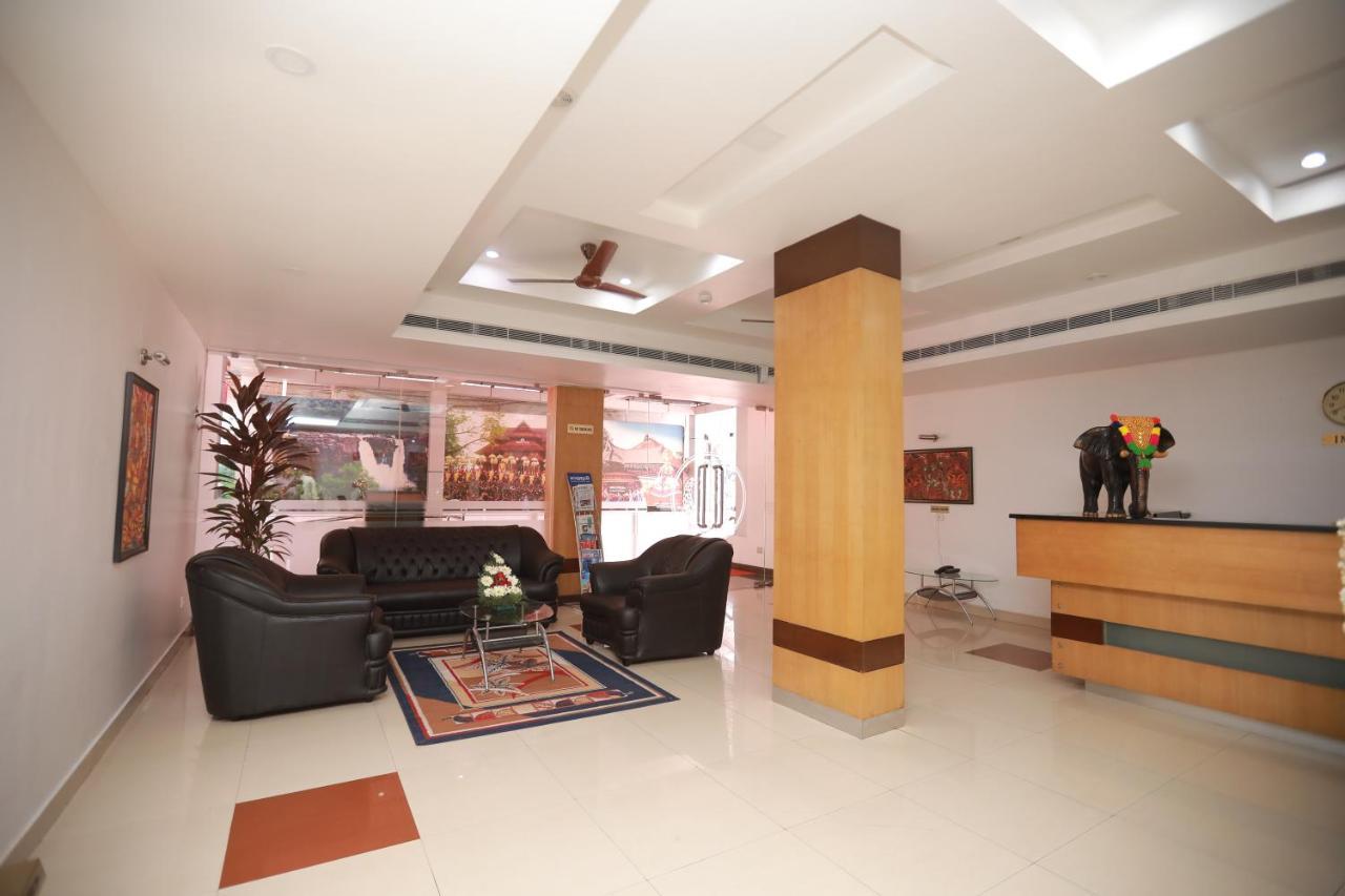 Hotel Peninsula Thrissur Extérieur photo